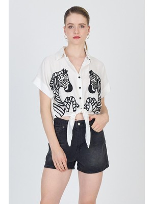 Beyaz Nakışlı Zebra Desenli Bağlamalı Crop Gömlek 2257