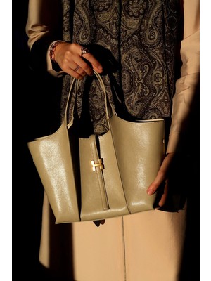 Yeşil Askı Kilit Detay El Çantası