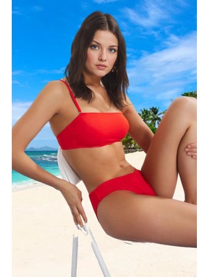 Tasarım Bikini Takımı Yüksek Konfor Hızlı Kuruyan Şık Detaylı Uv Korumalı Plaj ve Havuz Için