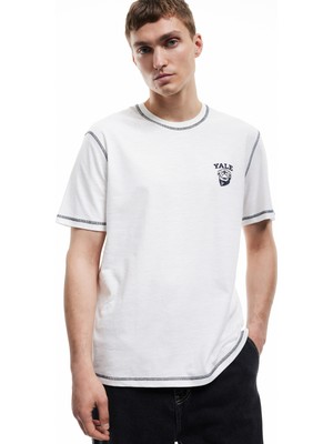 Koton Kısa Kollu Pamuklu Regular Fit  Dikiş Detaylı Bisiklet Yaka Baskılı Lisanslı Yale Tişört