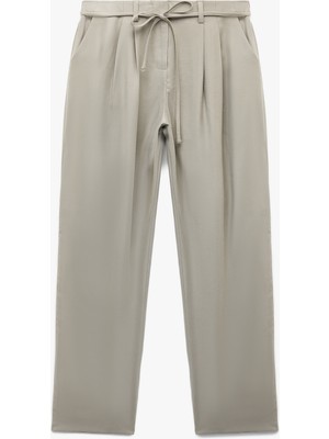 Koton Viskon Kumaş Regular Fit Cepli Pile Detaylı Kemerli Culotte Pantolon