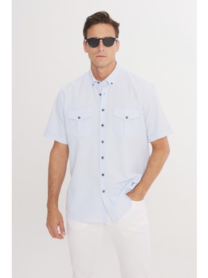 ALTINYILDIZ CLASSICS Erkek Mavi Comfort Fit Rahat Kesim Düğmeli Yaka Kısa Kollu Cepli Gömlek