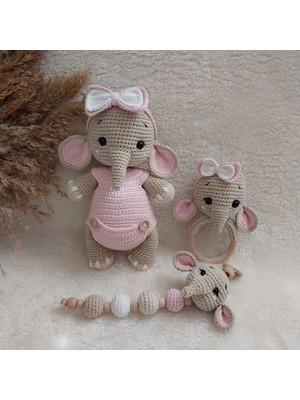 Usta Hobi Evi  Amigurumi Hediyelik Tulumlu Fil Uyku Arkadaşı Oyuncak Emzik Zinciri ve Çıngırak Set 1 Adet