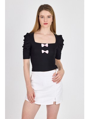 Siyah Kare Yaka Fiyonk Detaylı Crop Bluz 1349