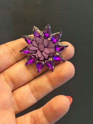 Ütü Ile Yapışan Kasalı Taşlı Çiçek Arma Dikiş Aksesuarı  4x4 cm