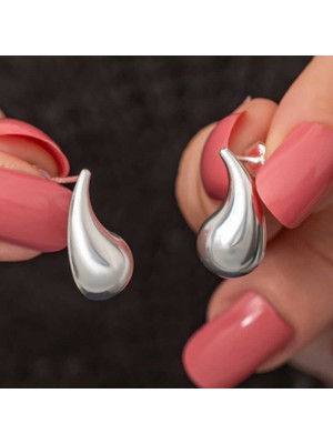 Gümüş Gözyaşı Damla Çivili Kadın Küpe