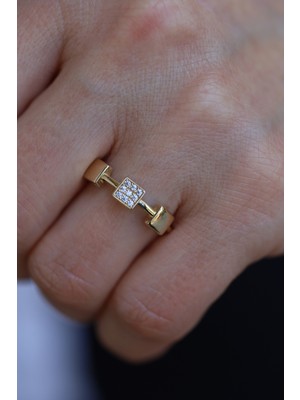 14 Ayar Altın Kare Figürlü Taş Detaylı Yüzük