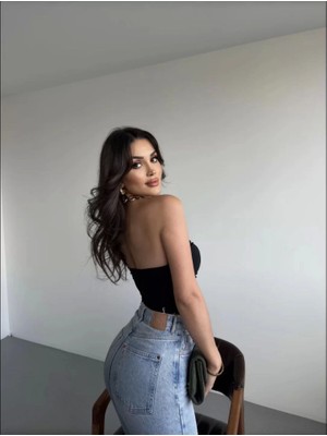 Gelirr Sandy Asimetrik Büzgülü Straplez Bluz - Siyah