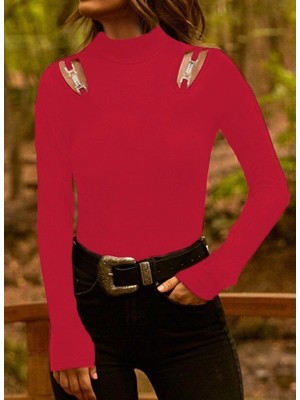 Gelirr Kadın Uzun Kollu Omuz Dekolte ve Aksesuar Detay Viskon Bluz