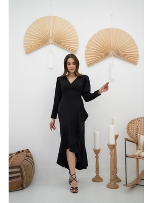 Gelirr Siyah Volanlı Atlas Elbise