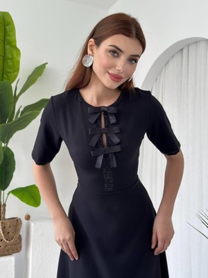 Gelirr Wera Taşlı Fiyonk Detaylı Elbise