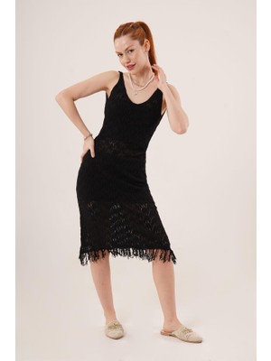 Gelirr Ajurlu V Yaka Püskül Detaylı Siyah Elbise