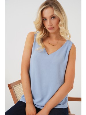 V Yaka Sıfır Kol Bluz 950 - Mavi