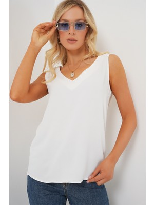 V Yaka Sıfır Kol Bluz 950 - Beyaz