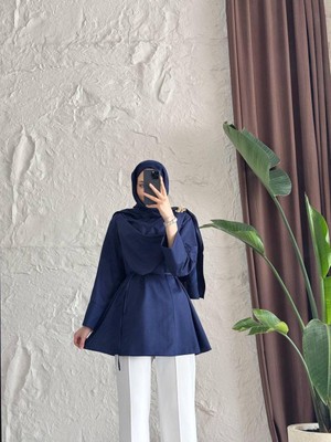 Poplin Kumaş Seyyar Kemerli Broş Detaylı Kadın Tesettür Gömlek