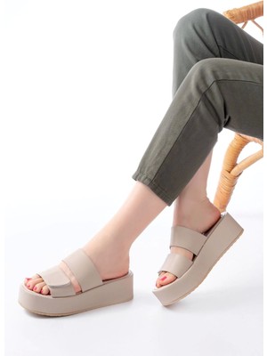 861-1034 Bej  Çıtçıtlı Dolgu Topuk Kadın Terlik