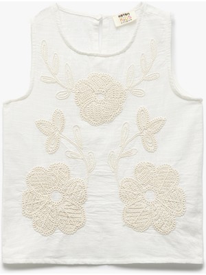 Koton Pamuklu Kolsuz Bisiklet Yaka Aplike Çiçek Detaylı Bluz