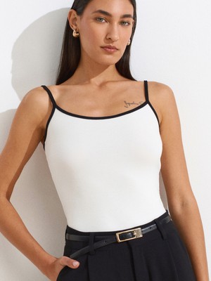 21128 Kontrast Şeritli Askılı Top-Ekru