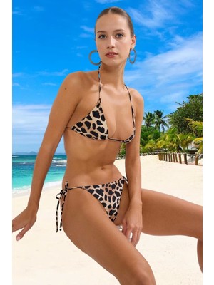 Modern Desenli Bikini Takımı Ergonomik Kesim Yaz Koleksiyonu Klora Dayanıklı Su Sporları Için