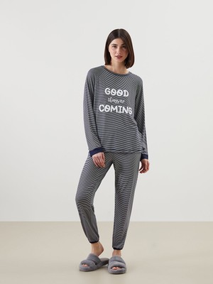 Lc Waikiki Yeni Sezon Bisiklet Yaka Cizgili Kadin Pijama Takimi - S56896Z8