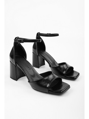 Kadın Sarge Siyah Parlak Cilt Topuklu Ayakkabı