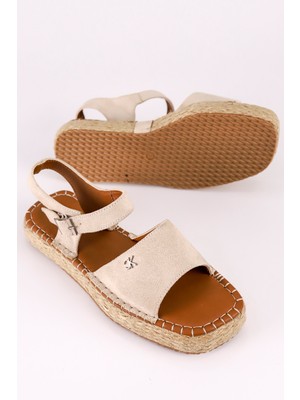 F 01 Hasır Düz Tabanlı Sandalet