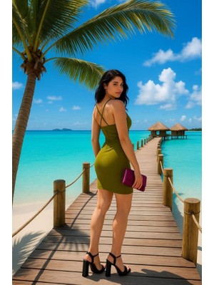 Gökyüzü Moda  Kadın Yırtmaç Detaylı Askılı Kruvaze Yaka Scuba Krep Kumaş Elbise