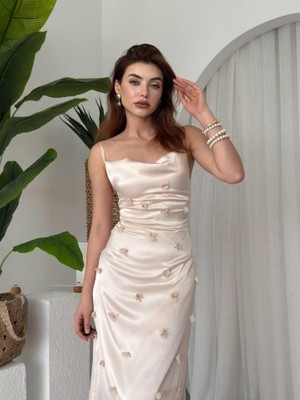 Arben Boutique Dora Çiçek Detaylı Elbise