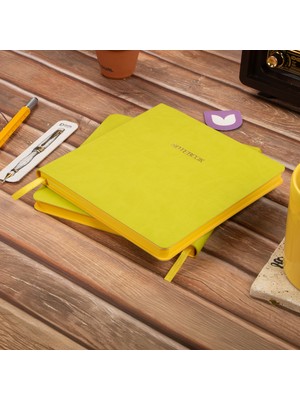 16,5x16,5 cm Fıstık Yeşil Yumuşak Deri Kapak Noktalı Tarihsiz Dikişli Not Okul Defteri