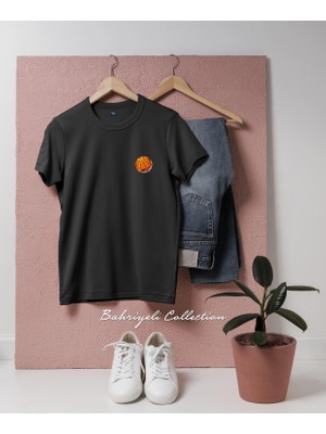 Oversize orange basketball illustration Cep Tasarımlı Unisex T-Shirt