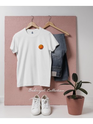 Oversize orange basketball illustration Cep Tasarımlı Unisex T-Shirt