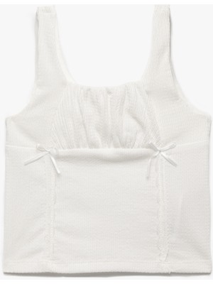 Koton Bürümcük Kumaş Slim Fit Kare Yaka Fiyonk Detaylı Kolsuz Askılı Crop Bluz