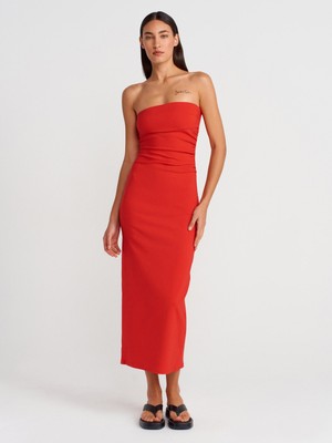91368 Straplez Midi Elbise-Kırmızı