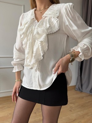 Ekru Fırfırlı Fistolu Bluz