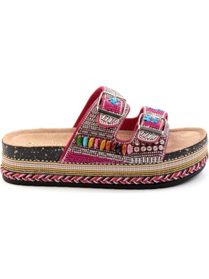 Bambi Pembe Kadın Terlik Taşlı Detaylarla Şık ve Rahat Kullanım