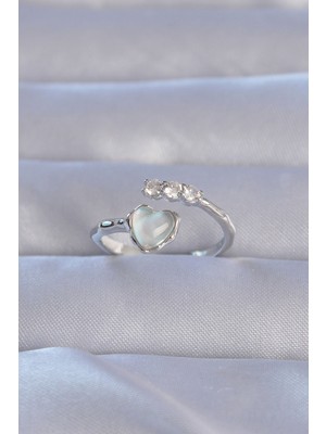 Pirinç Gümüş Renk Zirkon Taşlı Sedefli Kalp Model Ayarlanabilir Yüzük