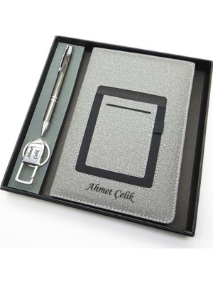 Signator® Codex | N134 Kişiye Özel Defterli Set - Isme Özel Gri Kalem + Isme Özel Gri Defter + Isme Özel Anahtarlık| Isme Özel Kutusunda Hediyelik Set