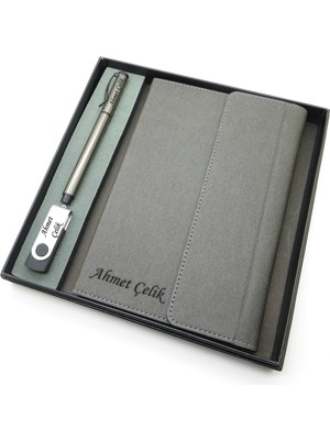 Signator® Codex | N141 Kişiye Özel Defterli Set - Isme Özel Gri Kalem + Isme Özel Gri Defter + Isme Özel 32 GB USB Bellek| Isme Özel Kutusunda Hediyelik Set