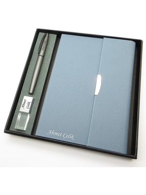 Signator® Codex | N384 Kişiye Özel Defterli Set - Isme Özel Gri Kalem + Isme Özel Açık Mavi Defter+ Isme Özel 32 GB USB Bellek | Isme Özel Kutusunda Hediyelik Set