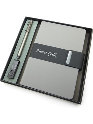 Signator® Codex | N224 Kişiye Özel Defterli Set - Isme Özel Gri Kalem + Isme Özel Gri Defter + Isme Özel 32 GB USB Bellek| Isme Özel Kutusunda Hediyelik Set