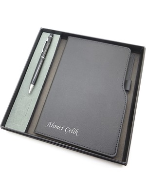Signator® Codex | N171 Kişiye Özel Defterli Set - Isme Özel Siyah Kalem + Isme Özel Siyah Defter | Isme Özel Kutusunda Hediyelik Set