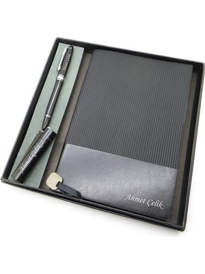 Signator® Codex | N372 Kişiye Özel Defterli Set - Isme Özel Siyah Kalem + Isme Özel Siyah Defter + Isme Özel Çakmak | Isme Özel Kutusunda Hediyelik Set