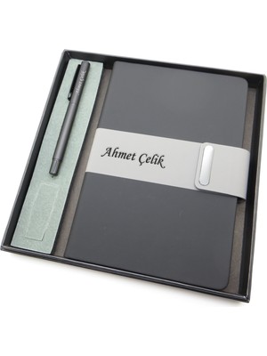 Signator® Codex | N226 Kişiye Özel Defterli Set - Isme Özel Siyah Kalem + Isme Özel Siyah Defter | Isme Özel Kutusunda Hediyelik Set