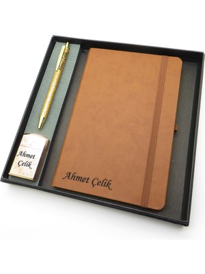 Signator® Codex | N252 Kişiye Özel Defterli Set - Isme Özel Gold Kalem + Isme Özel Kahverengi Defter + Isme Özel Gold Çakmak| Isme Özel Kutusunda Hediyelik Set