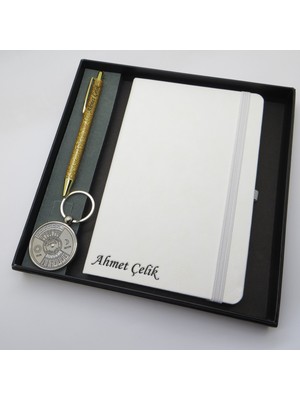 Signator® Codex | N246 Kişiye Özel Defterli Set - Isme Özel Gold Kalem + Isme Özel Beyaz Defter+ Isme Özel Anahtarlık | Isme Özel Kutusunda Hediyelik Set