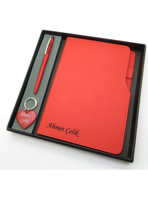 Signator® Codex | N241 Kişiye Özel Defterli Set - Scrikss Isme Özel Kırmızı Kalem + Isme Özel Kırmızı Defter + Isme Özel Kırmızı Anahtarlık | Isme Özel Kutusunda Hediyelik Set
