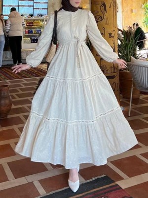 Eteği Fırfırlı Dantel Şerit Detaylı Elbise