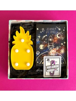 Giftmoda Ananas Led Lamba Rozet ve Space Roket Mini Fotoğraf Albümü Hediye Seti