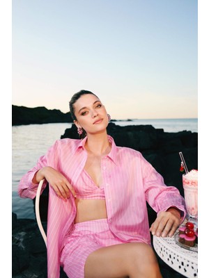 Afra x DeFacto Yüksek Bel Cepli Düz Paça Çizgili Şort F0465AX25SM