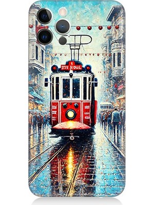 Apple iPhone 12 Pro Max Uyumlu Yağmurlu Sokakta Kırmızı Tramvay  Desenli Silikon Kılıf